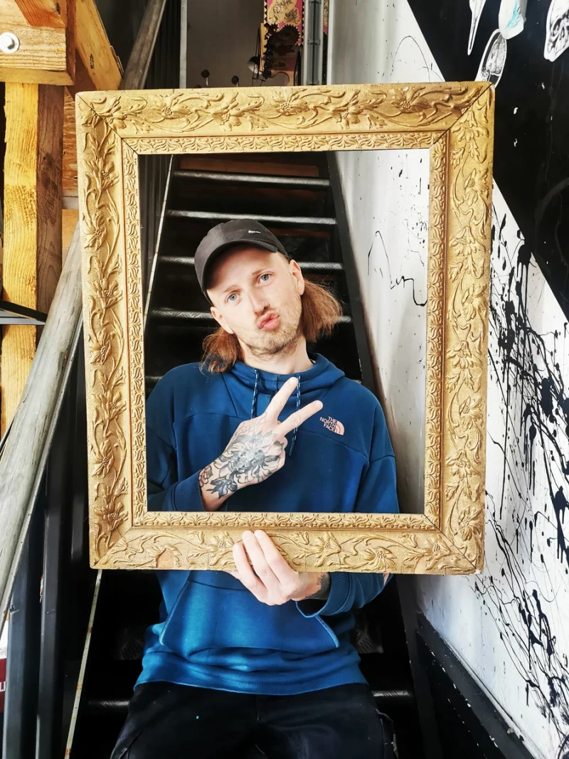 Portrait de Blondin, tatoueur Traditionnel & Néo-trad à Grenoble